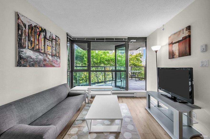 201 1367 Alberni Street