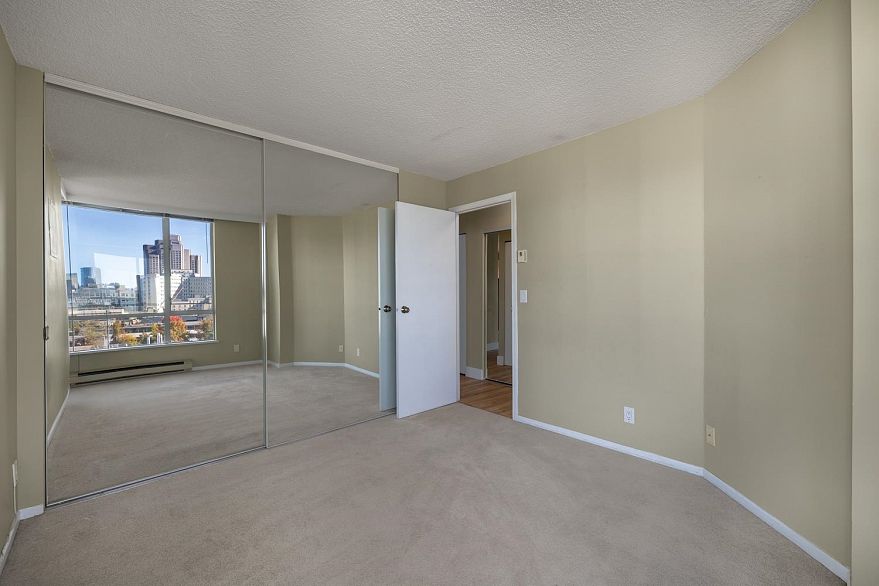 1302 2668 Ash Street