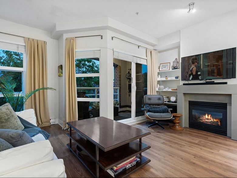 361 5790 East Boulevard