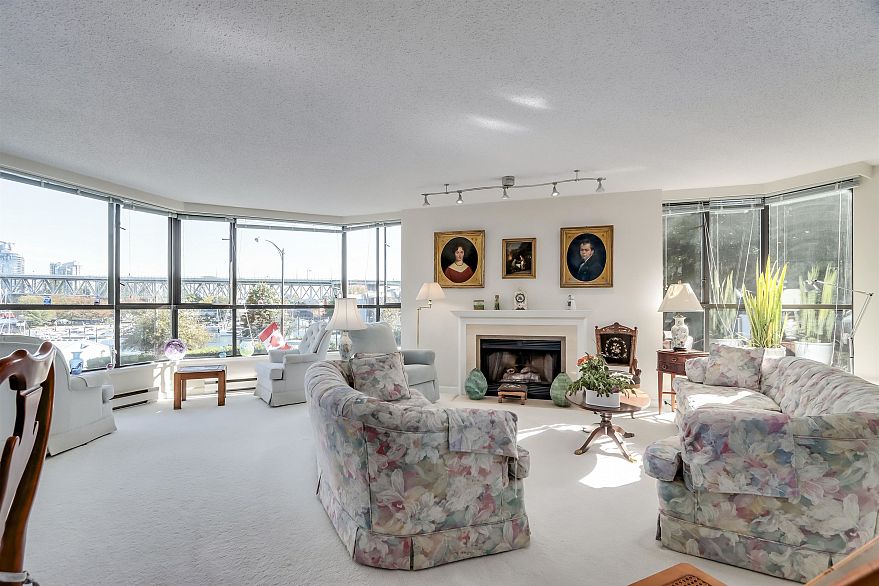 G01 1490 Pennyfarthing Drive