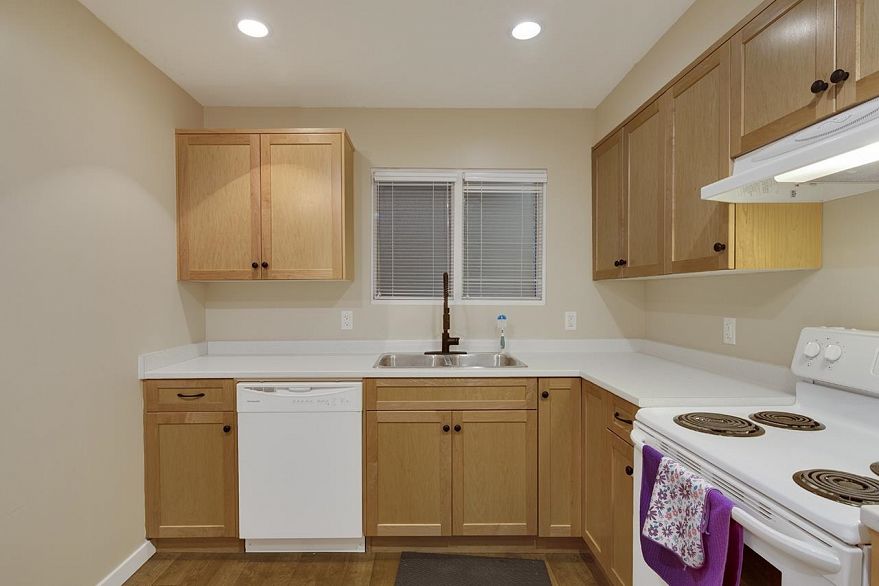 3380 Marquette Crescent