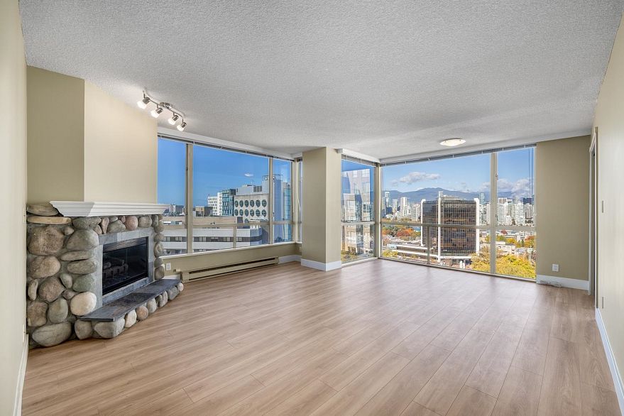 1302 2668 Ash Street