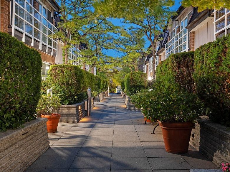 361 5790 East Boulevard