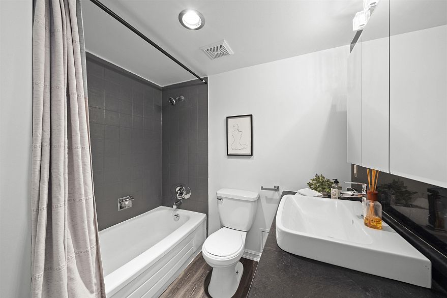 203 2244 Mcgill Street