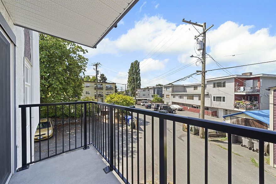 203 2244 Mcgill Street