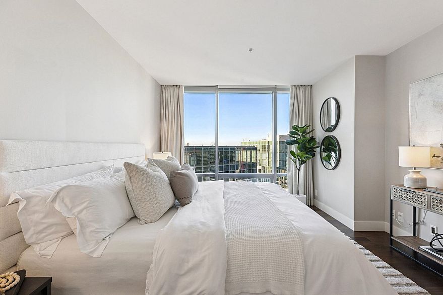 3309 1111 Alberni Street