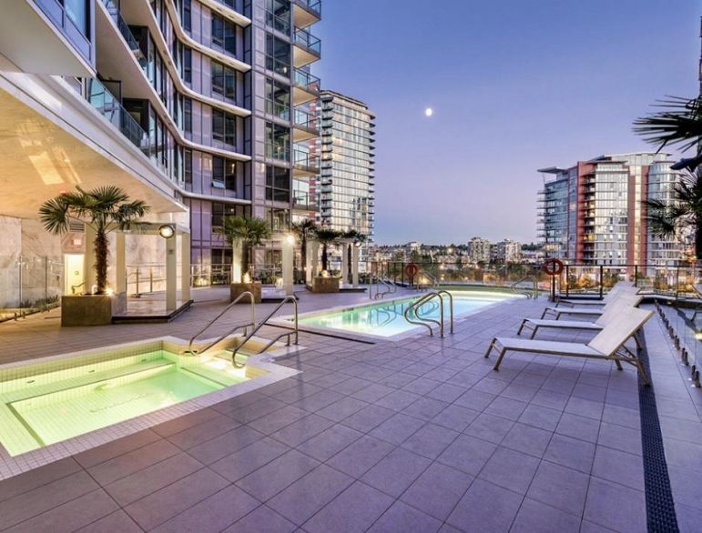 1115 68 Smithe Street