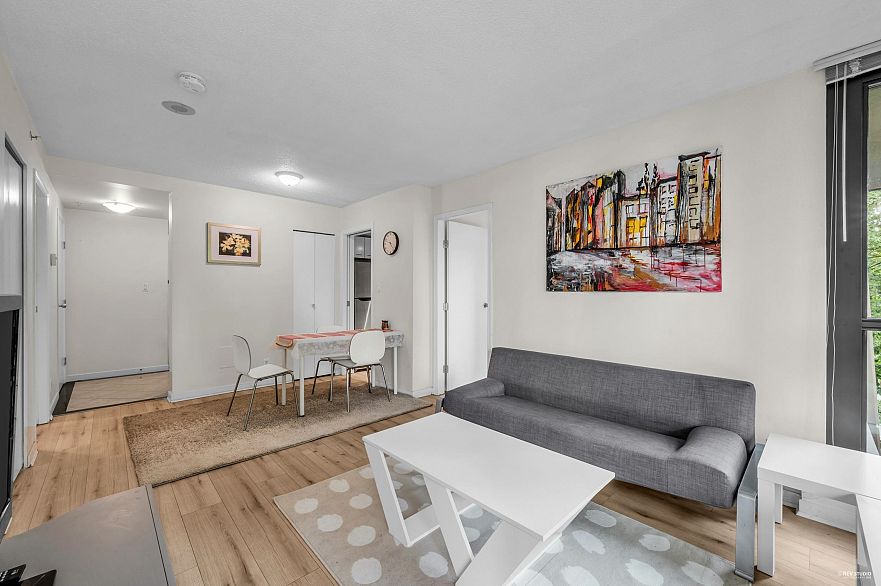 201 1367 Alberni Street