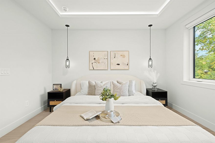 1 3466 W 22nd Avenue