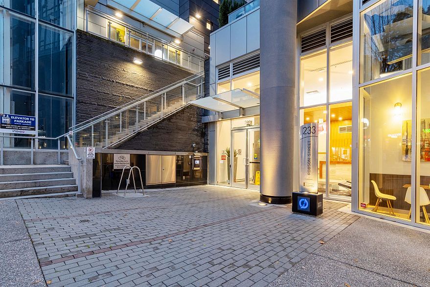 1606 233 Robson Street