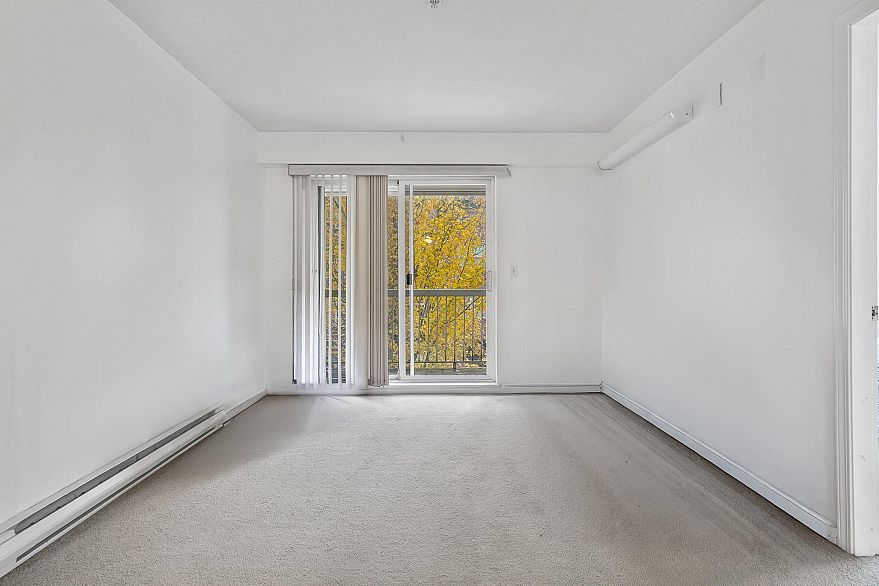 211 3624 Fraser Street