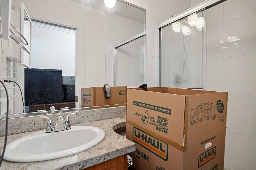 5187 Sherbrooke Street