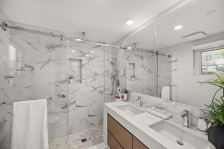 401 2687 Maple Street