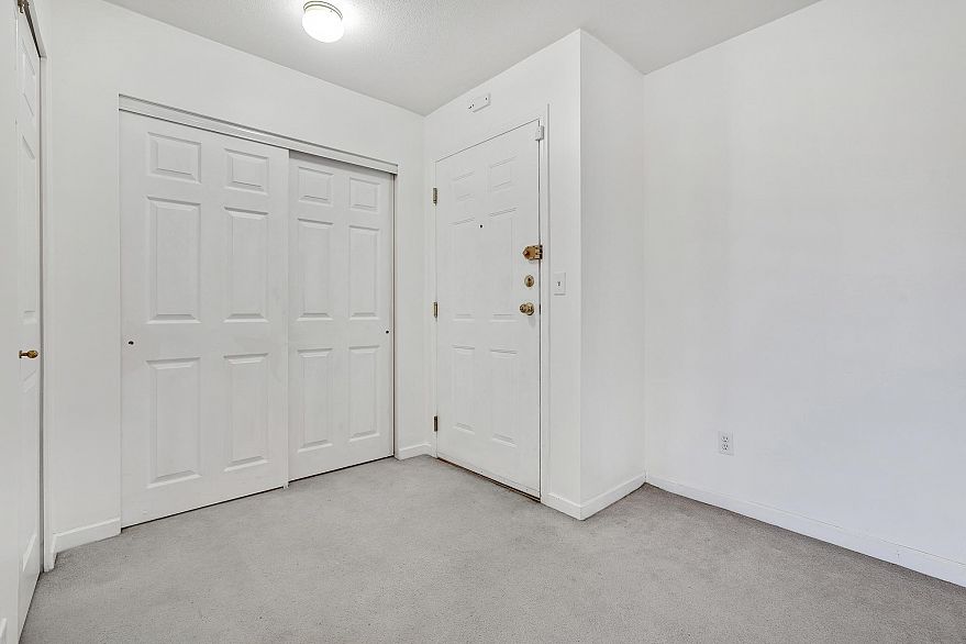 211 3624 Fraser Street