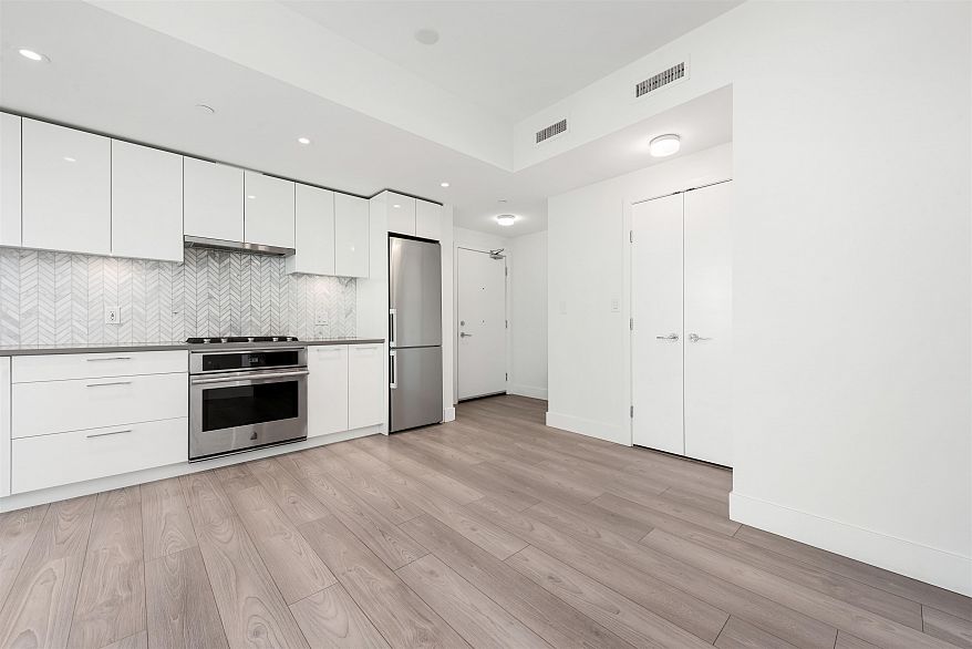 601 8570 Rivergrass Drive