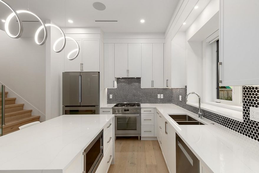 3075 Courtenay Street