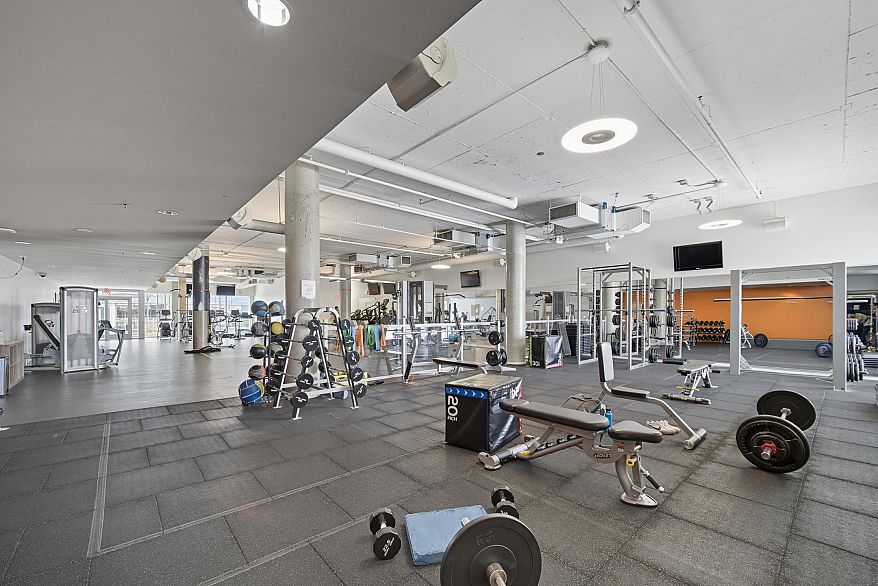 209 522 W 8th Avenue