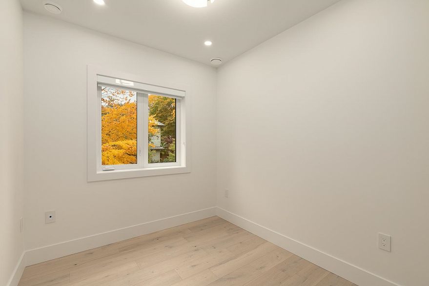 3075 Courtenay Street