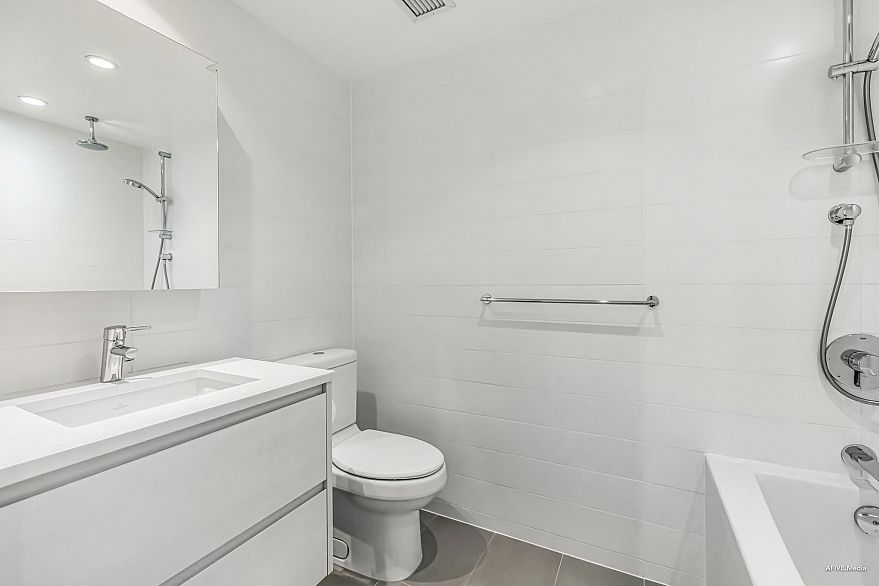 406 8181 Chester Street