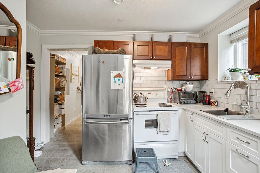 5187 Sherbrooke Street