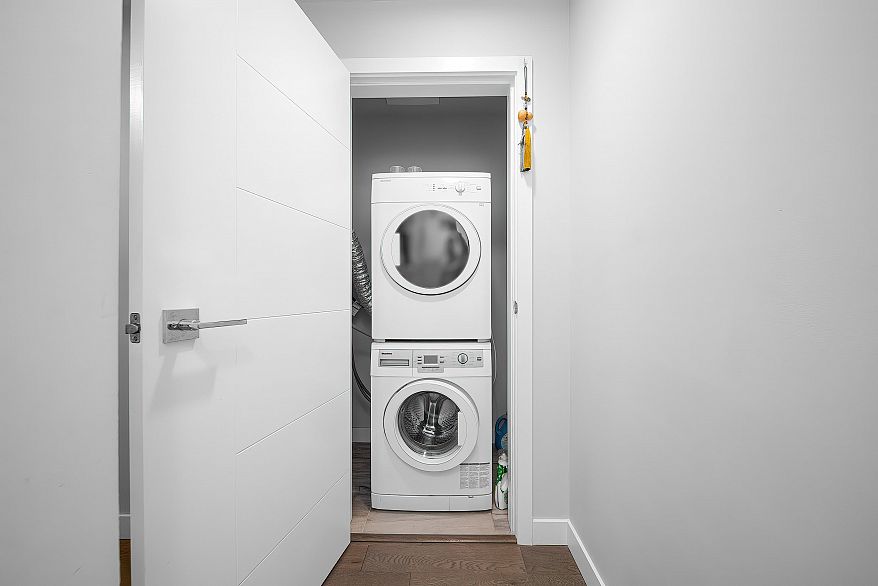 209 4963 Cambie Street