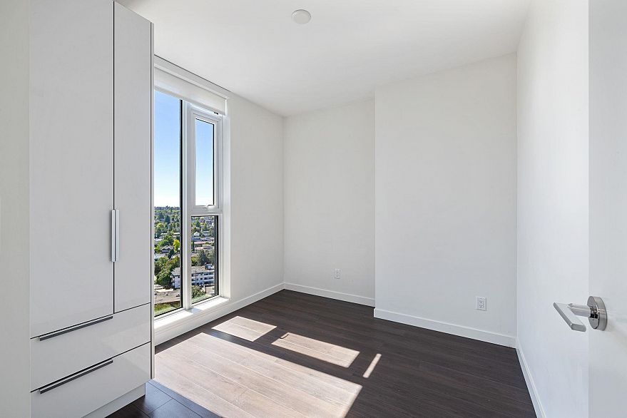 2209 285 E 10th Avenue