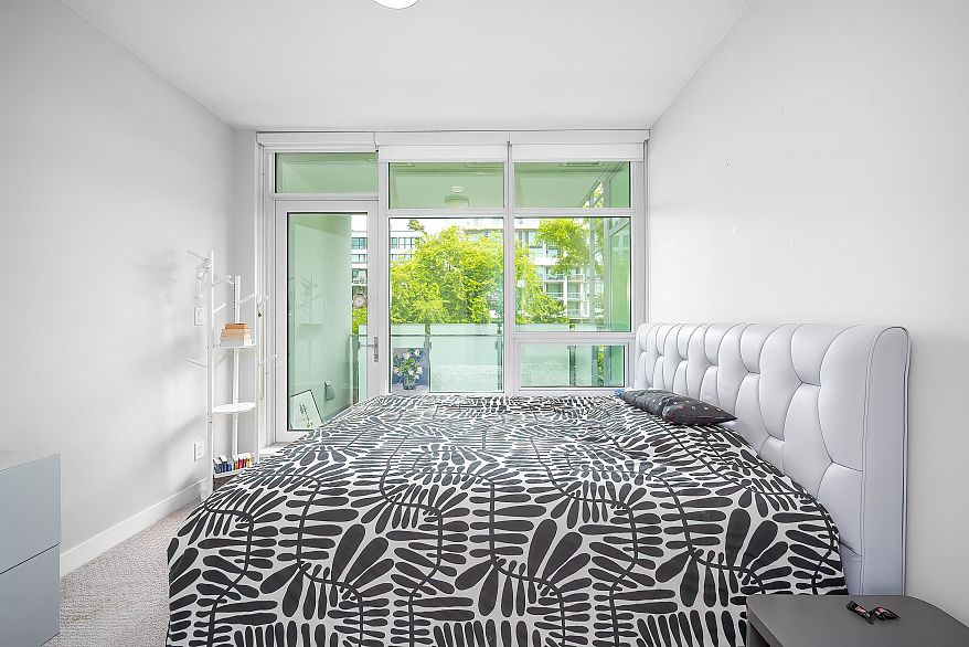 209 4963 Cambie Street