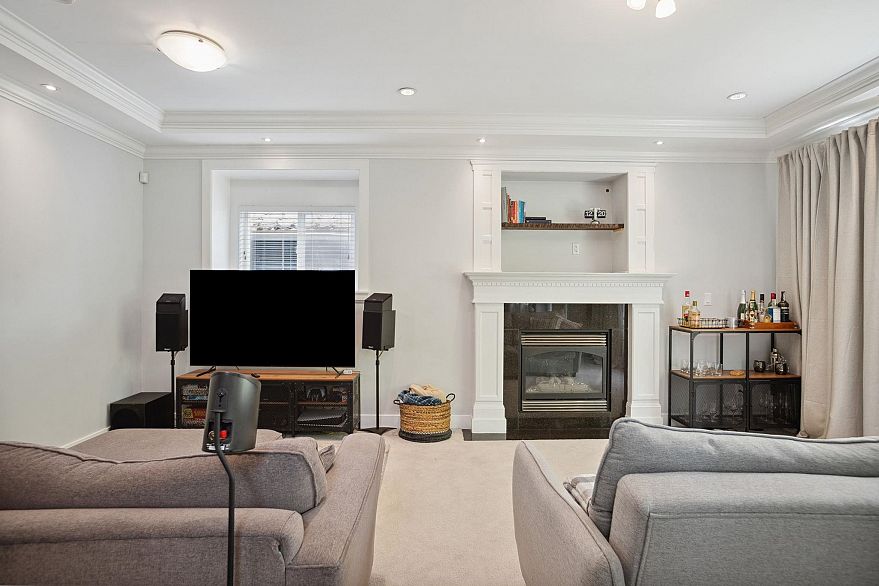 5187 Sherbrooke Street