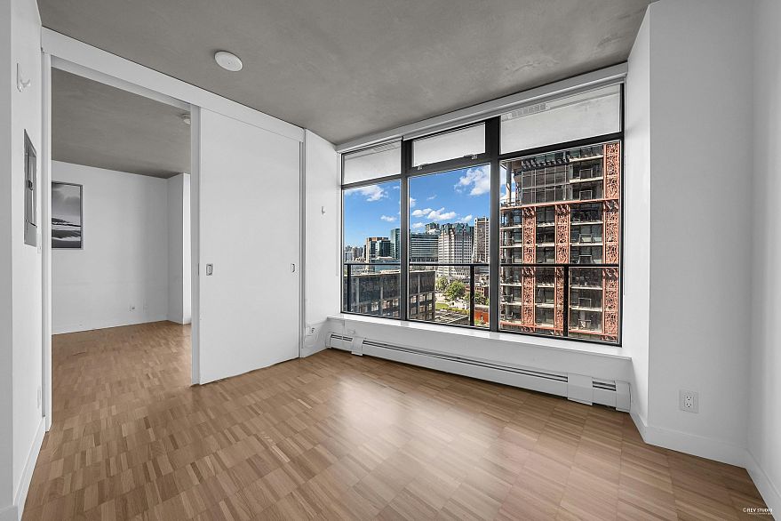 1707 108 W Cordova Street