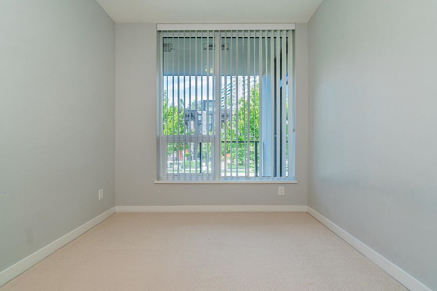 212 5638 Birney Avenue