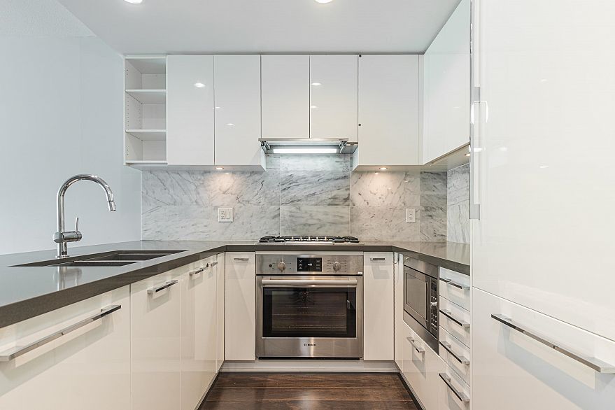 212 5638 Birney Avenue