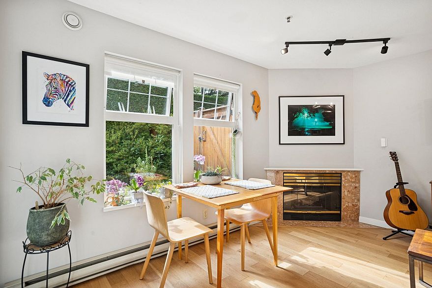 103 3199 Willow Street