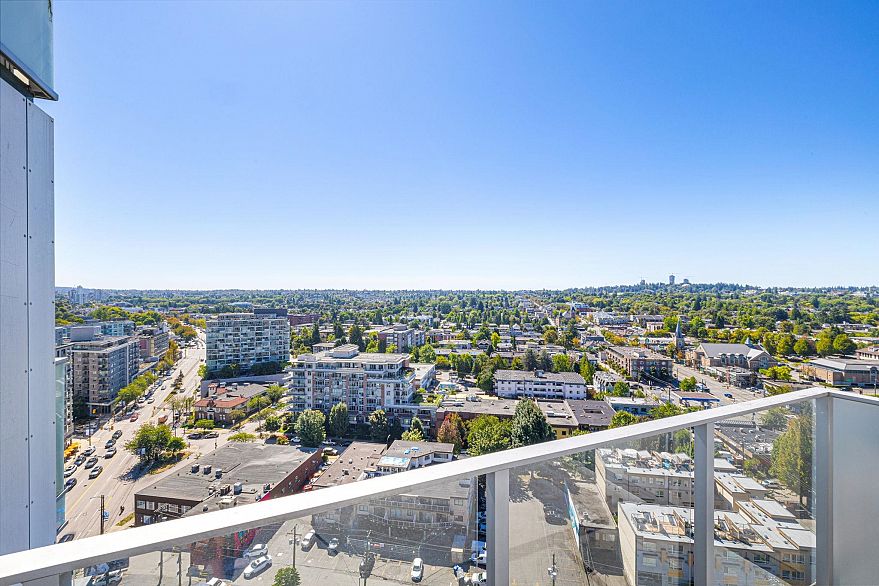 2209 285 E 10th Avenue