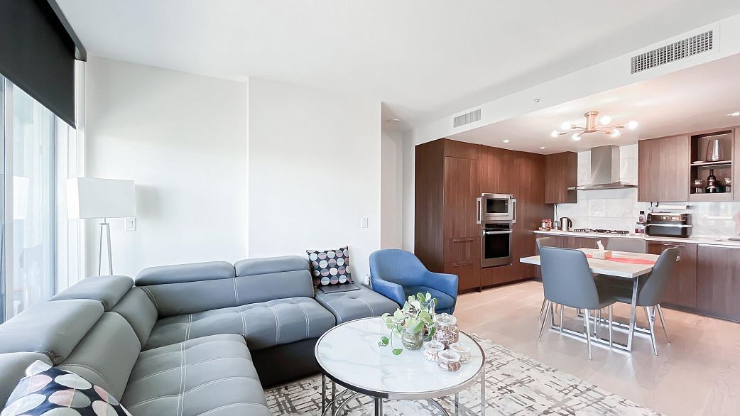 2220 89 Nelson Street