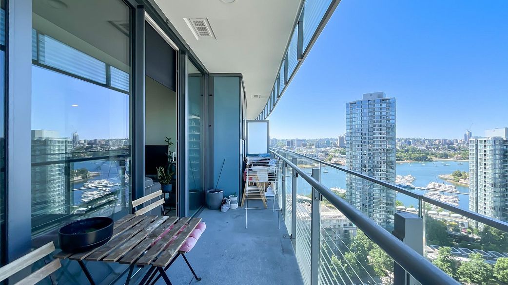 2220 89 Nelson Street