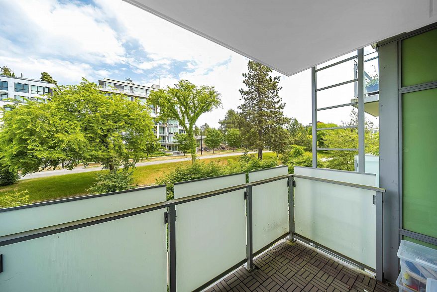 209 4963 Cambie Street