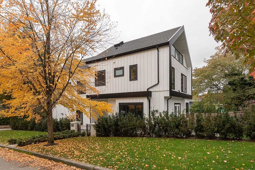 3075 Courtenay Street