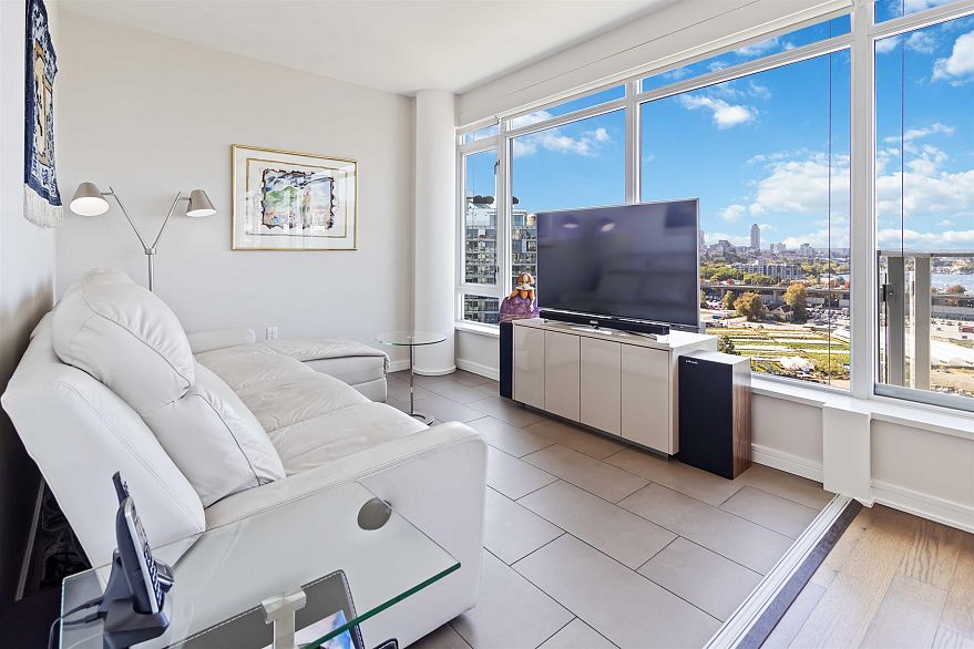 1402 181 W 1st Avenue