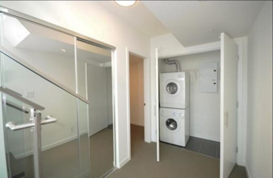 209 522 W 8th Avenue