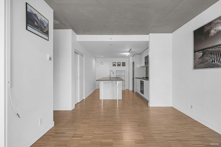 1707 108 W Cordova Street