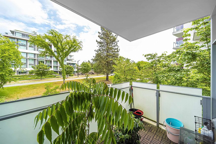 209 4963 Cambie Street