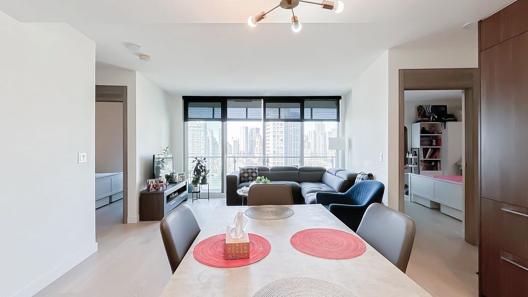 2220 89 Nelson Street