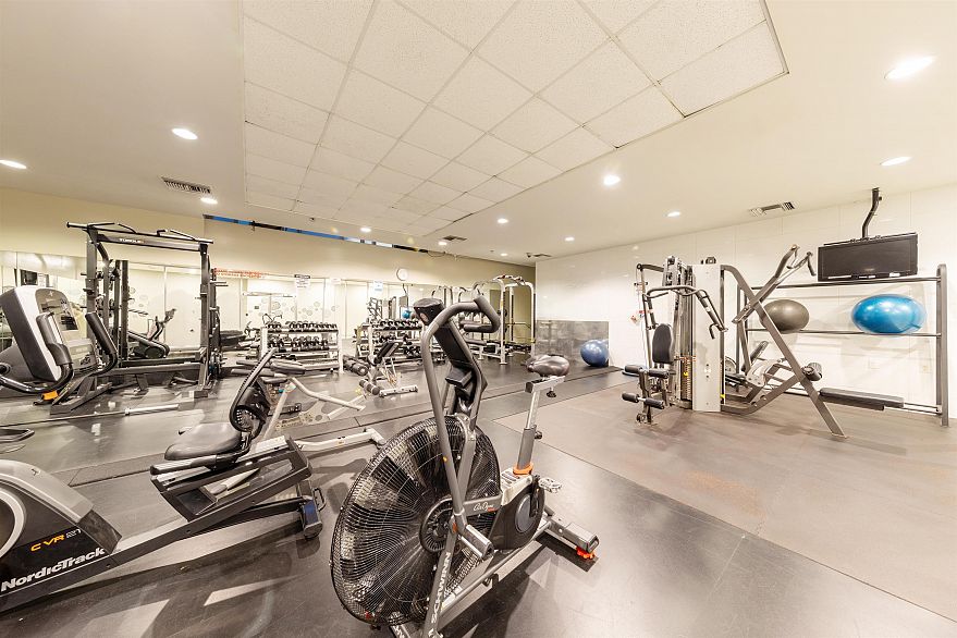 1606 233 Robson Street