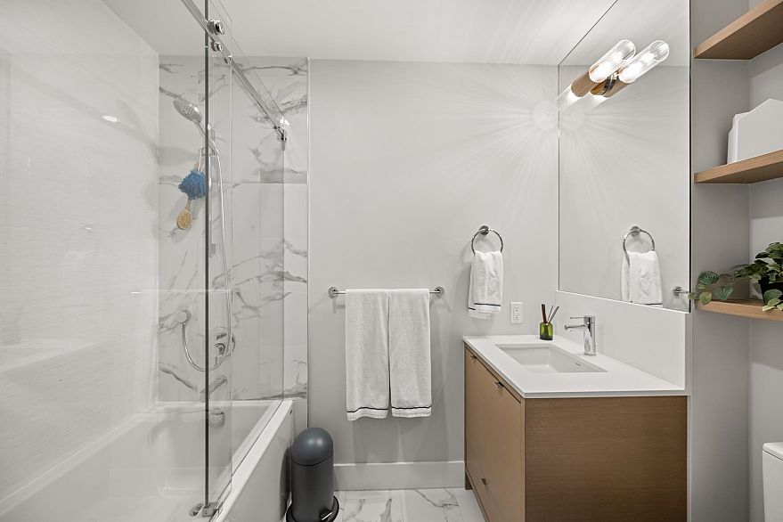 401 2687 Maple Street