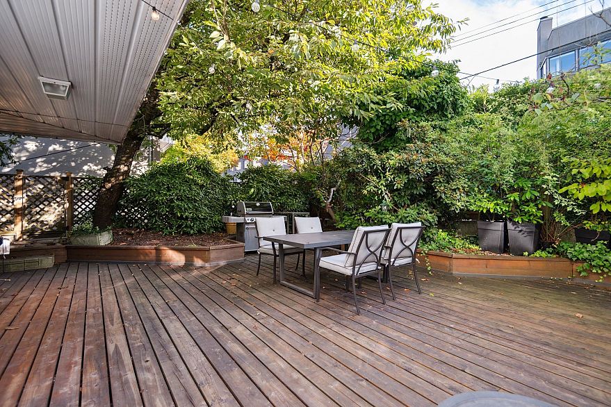 101 1696 W 10th Avenue