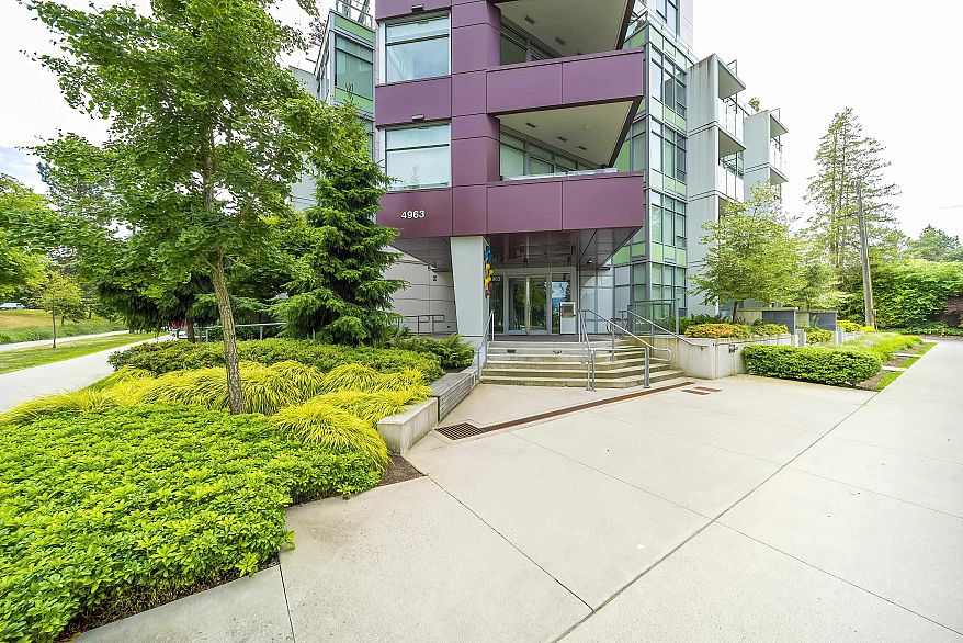 209 4963 Cambie Street
