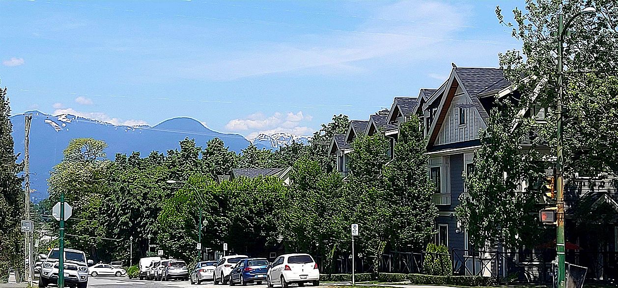 901 E Broadway Street