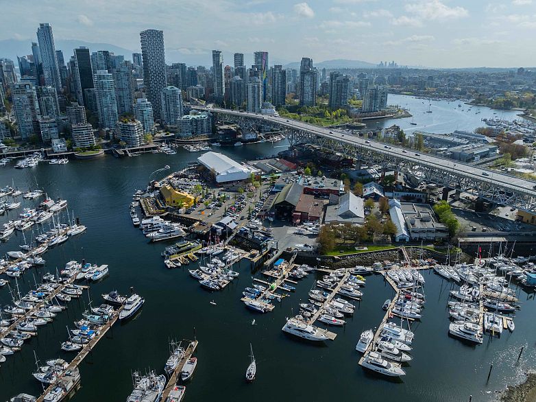 1009 1450 Pennyfarthing Drive