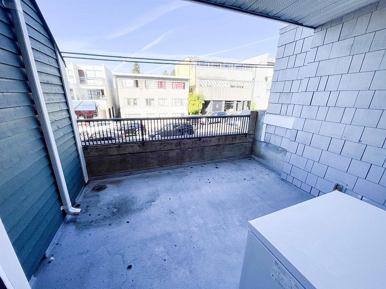 219 2680 W 4th Avenue