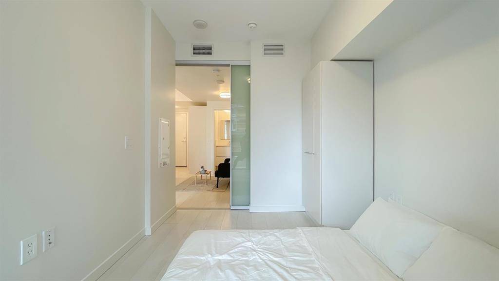 401 180 E 2nd Avenue